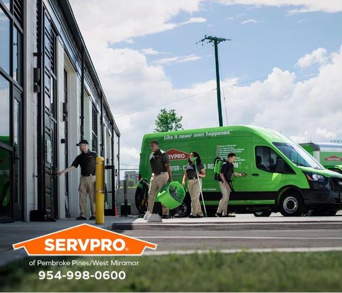 A SERVPRO team is responding to an emergency call.